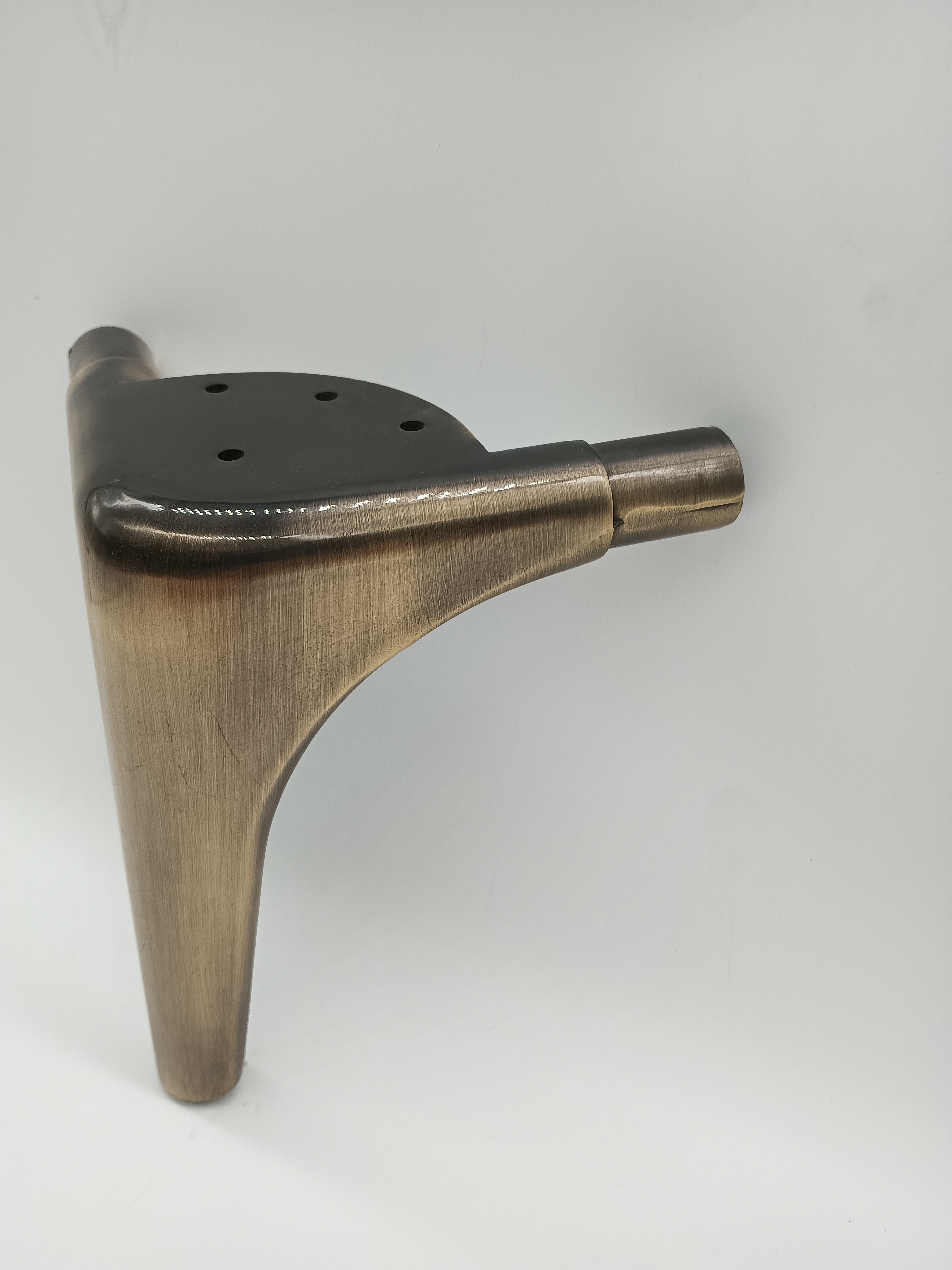Acessórios de ferragens para móveis, chapeamento de metal, polimento, liga de zinco, pernas de sofá, cama, pés, cadeira, mesa de café 