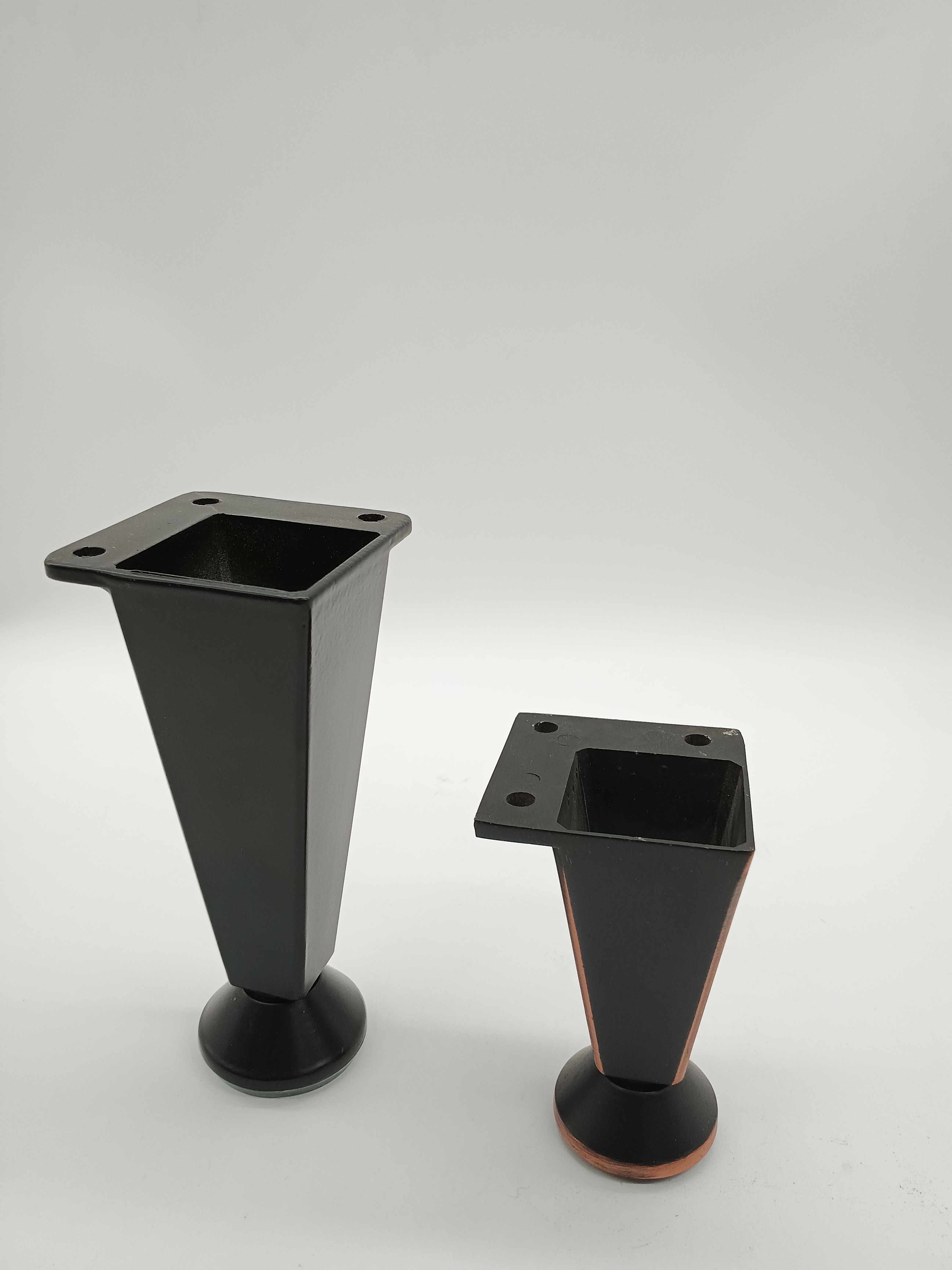 Pés de sofá de mesa de armário de liga de zinco triangular em forma de Y para pernas de sofá de hardware doméstico 