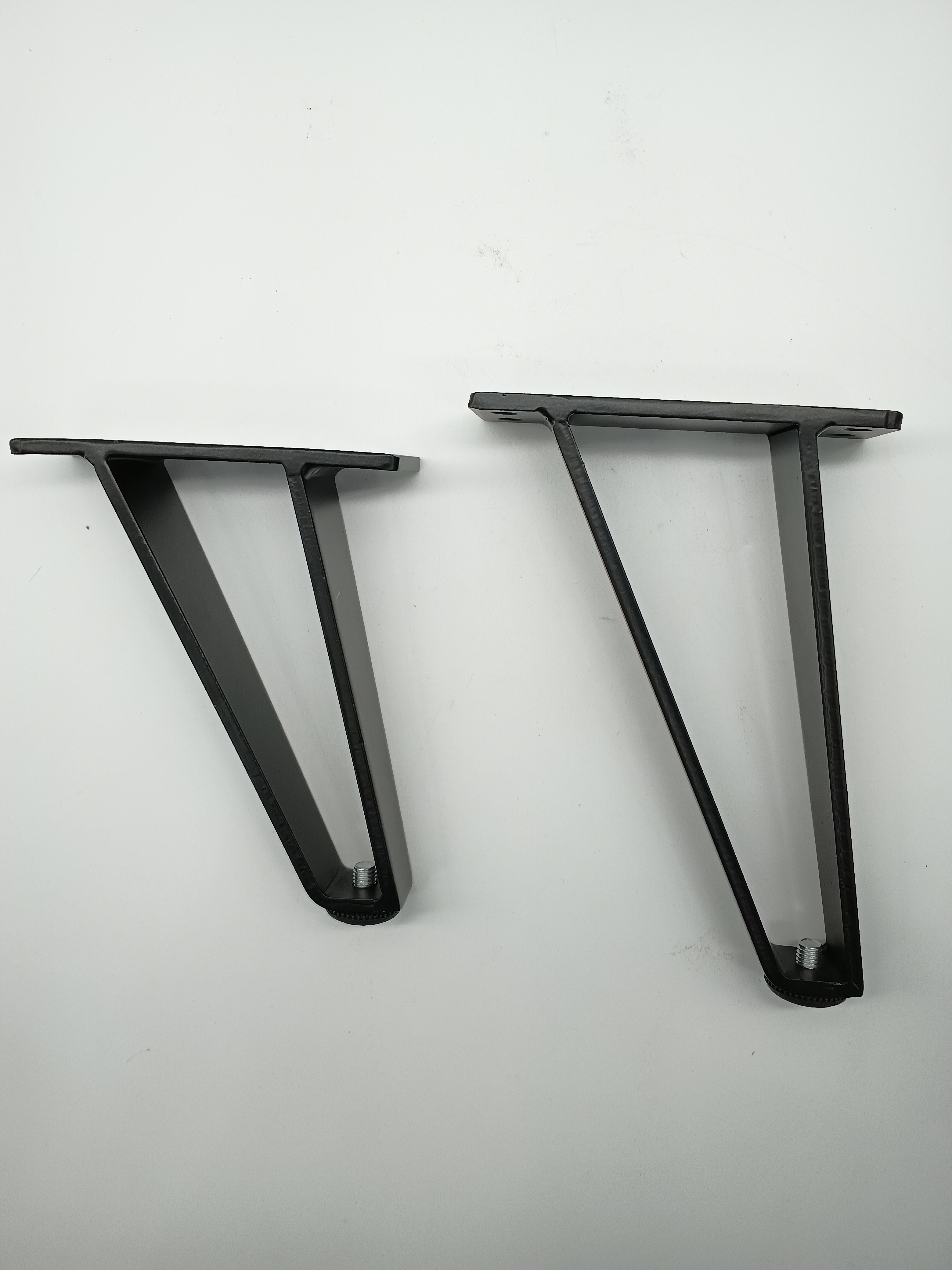 Novo design de cama de armário de móveis de metal estilo luxuoso tubo angular sofá perna de ferro