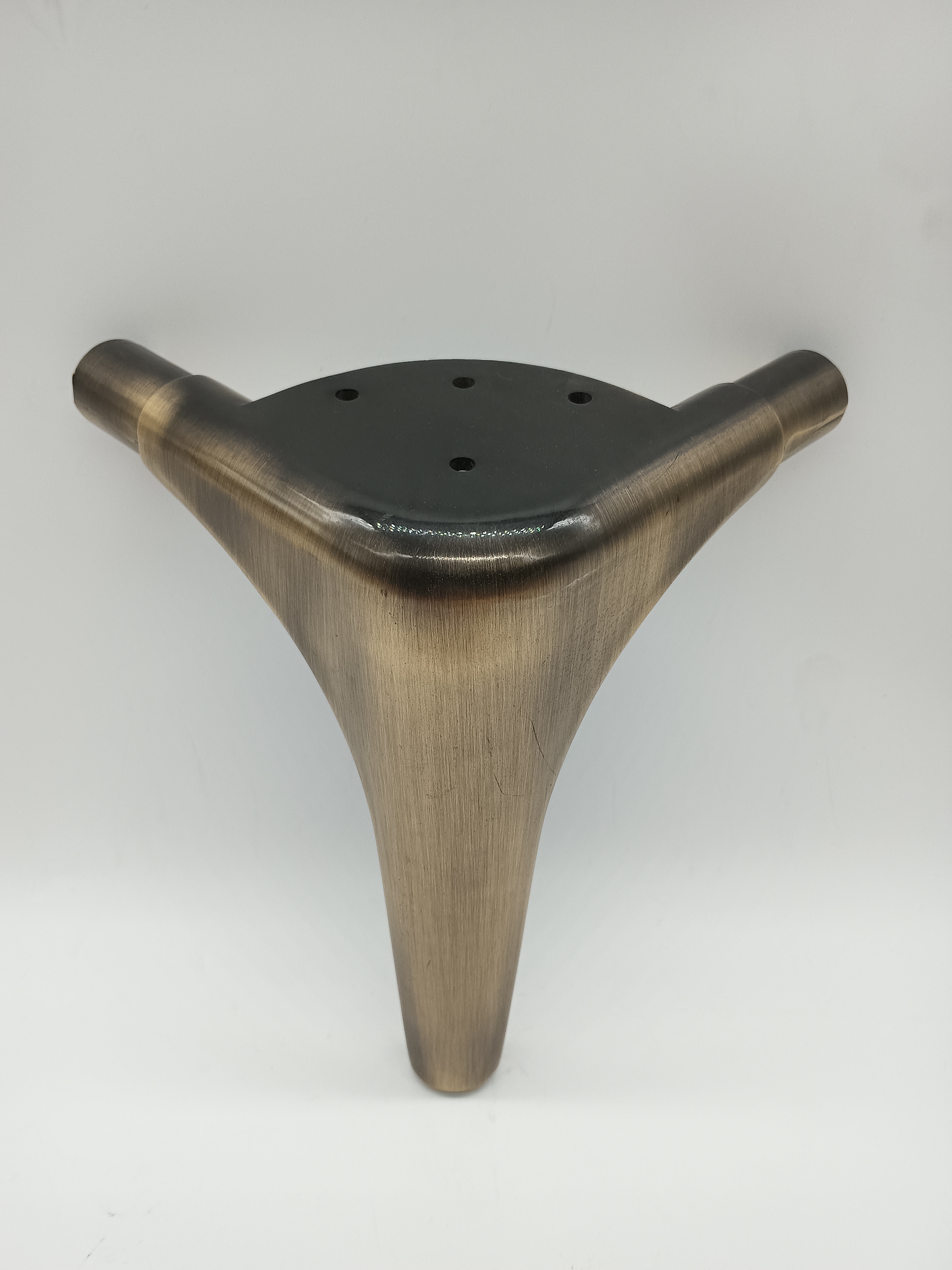 Acessórios de ferragens para móveis, chapeamento de metal, polimento, liga de zinco, pernas de sofá, cama, pés, cadeira, mesa de café 