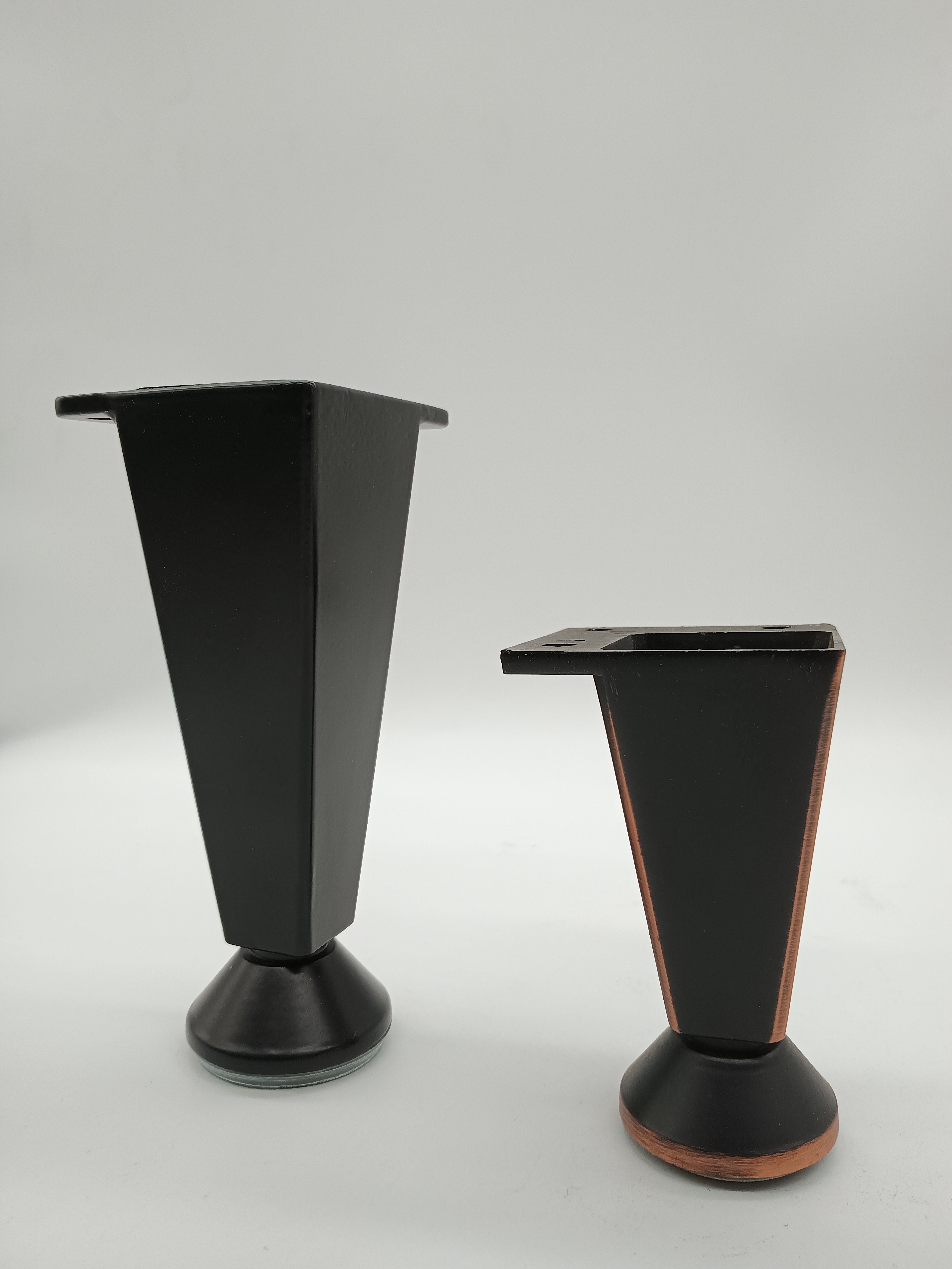 Pés de sofá de mesa de armário de liga de zinco triangular em forma de Y para pernas de sofá de hardware doméstico 