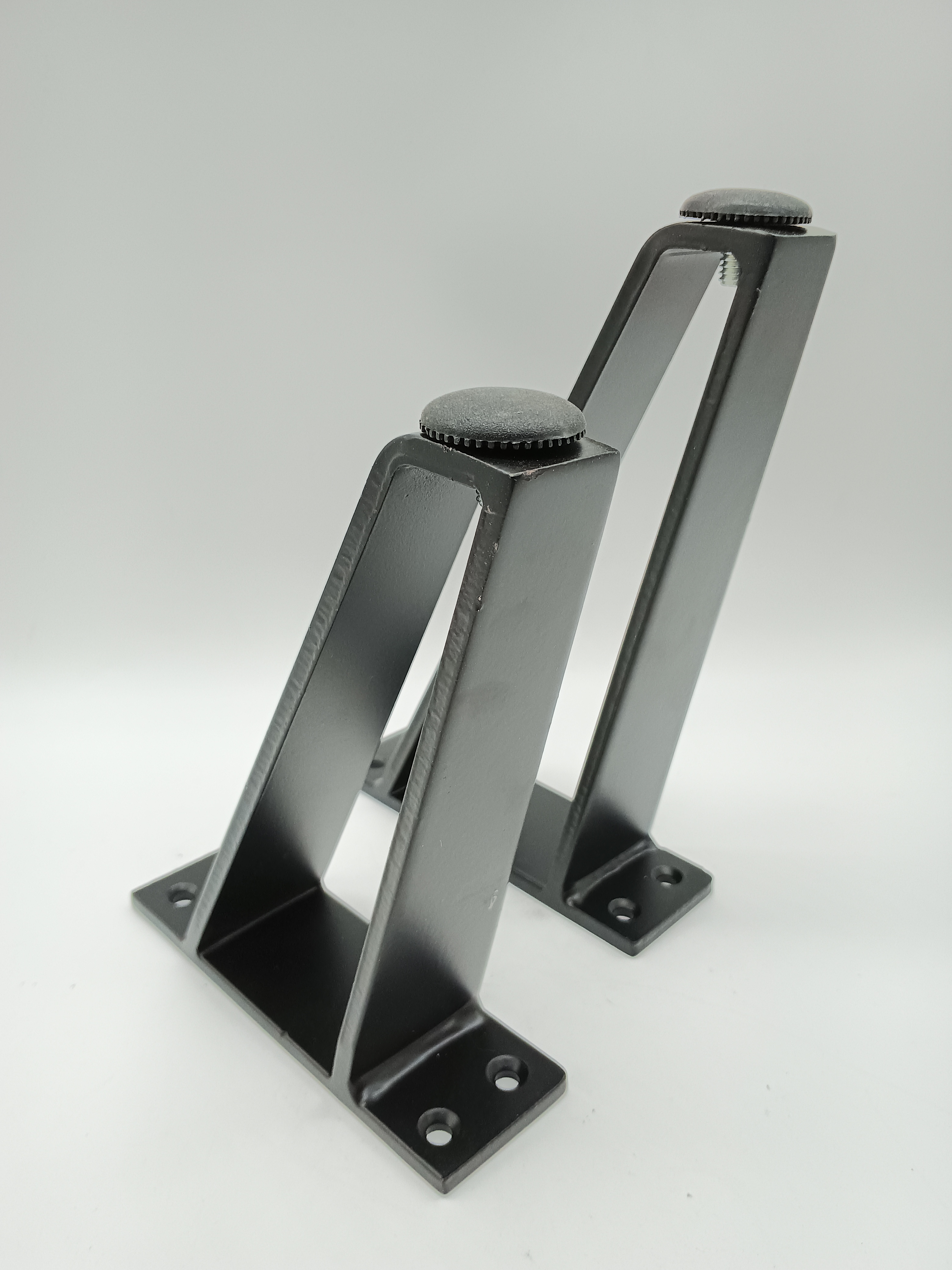 Novo design de cama de armário de móveis de metal estilo luxuoso tubo angular sofá perna de ferro
